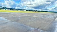 Perbaikan Runway Retak di Bandara Sorong 22 Penerbangan